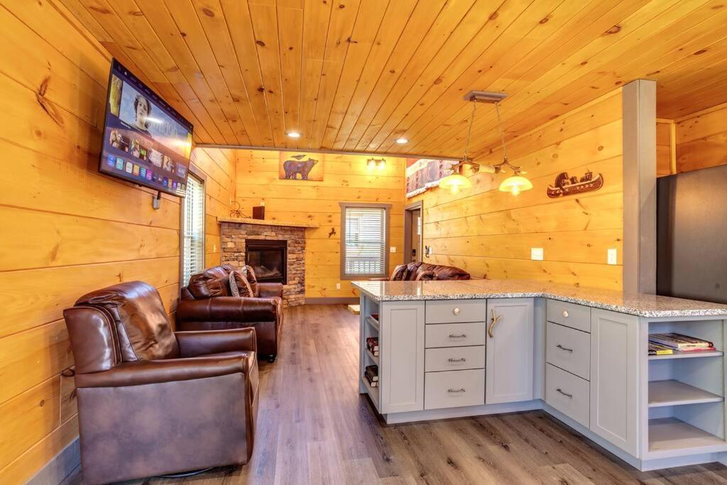 Dancing Bear Cabin- Relax & Enjoy! Sevierville Luaran gambar